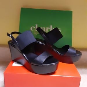 Charles David black sandals